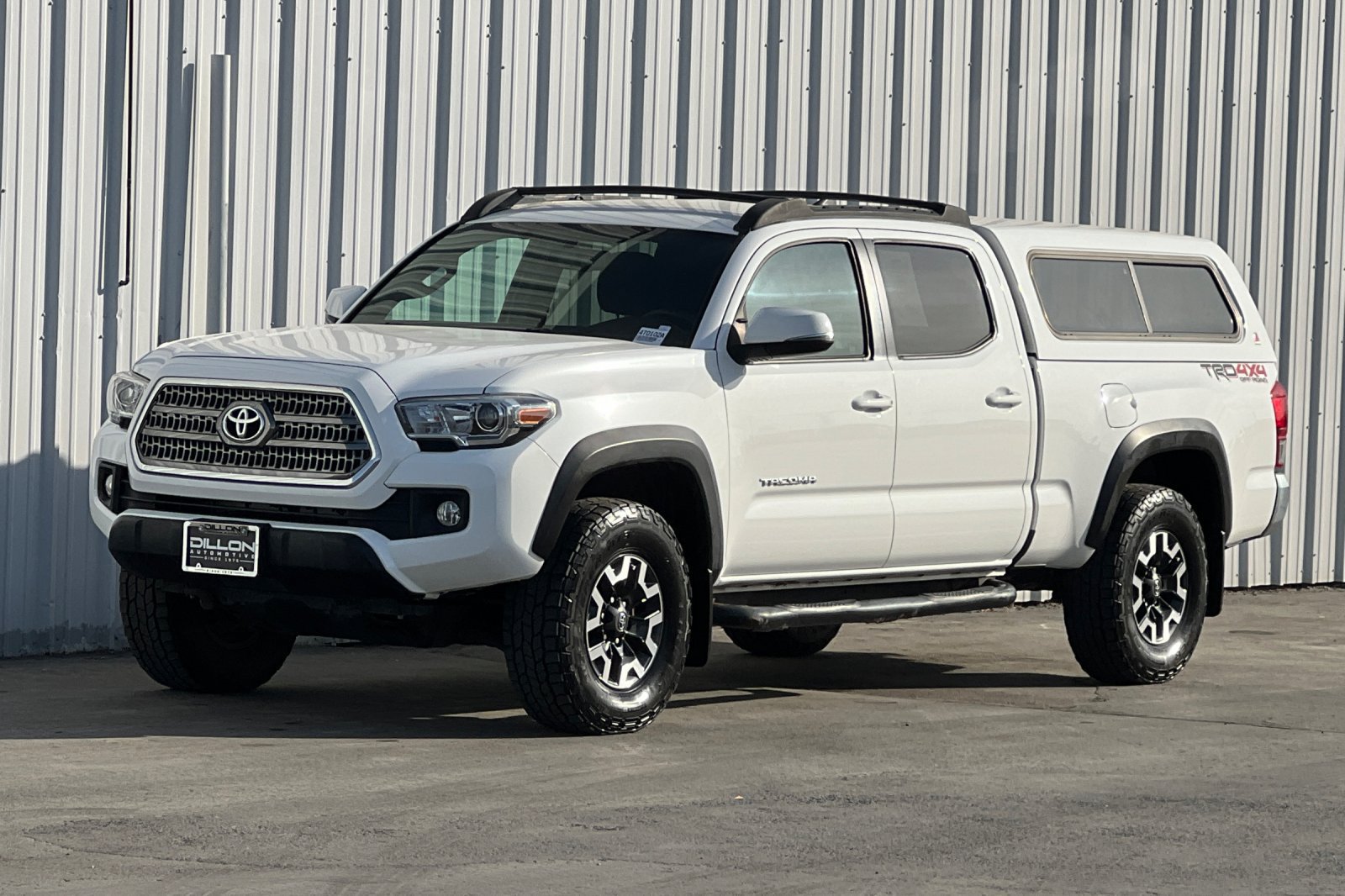 Used 2017 Toyota Tacoma TRD Off-Road w/ Tow Package AWD/4WD image 11