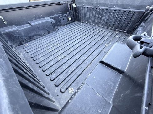 Used 2022 Toyota Tacoma TRD Off-Road image 32