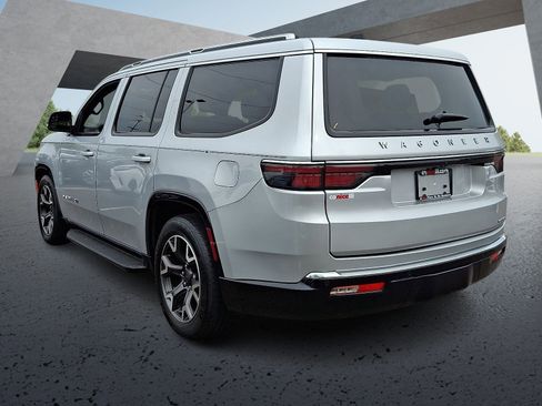 Used 2024 Jeep Wagoneer Series III AWD/4WD image 4