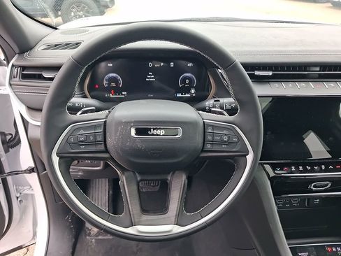 New 2026 Jeep Grand Cherokee Limited image 24