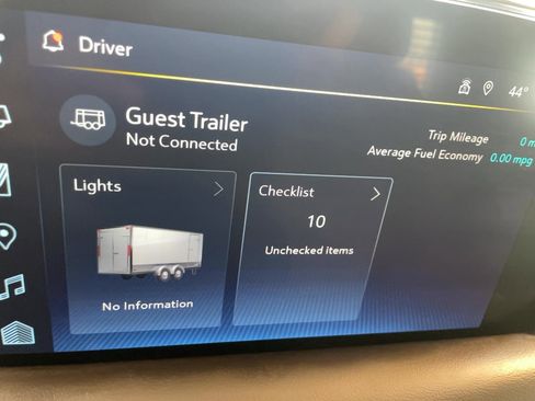 Used 2022 Chevrolet Suburban Z71 w/ Max Trailering Package image 14