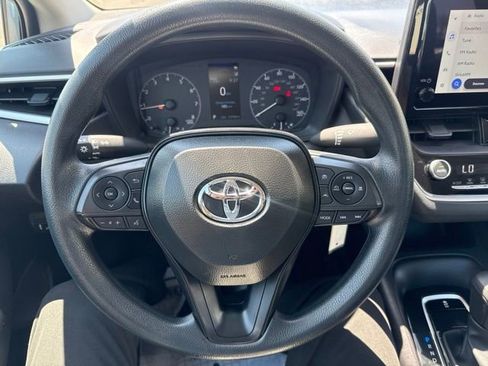Used 2025 Toyota Corolla LE FWD image 11