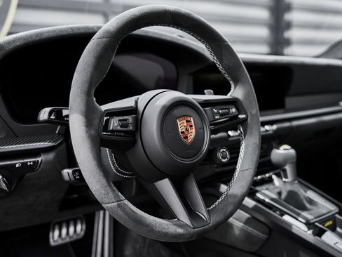 Used 2026 Porsche 911 GT3 w/ Weissach Package RWD image 43