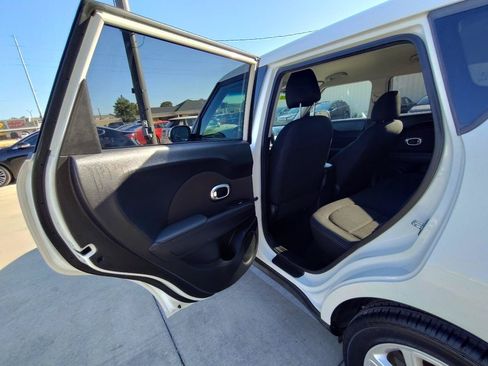 Used 2018 Kia Soul + FWD image 29
