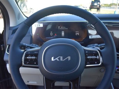 New 2026 Kia Carnival EX image 31