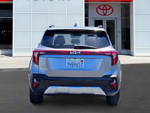 Used 2024 Kia Seltos S AWD/4WD image 5