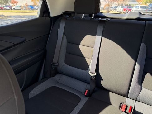 Used 2025 Chevrolet TrailBlazer LT image 39