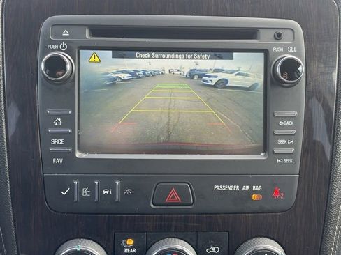 Used 2017 Chevrolet Traverse LT w/ Style and Technology Package image 24