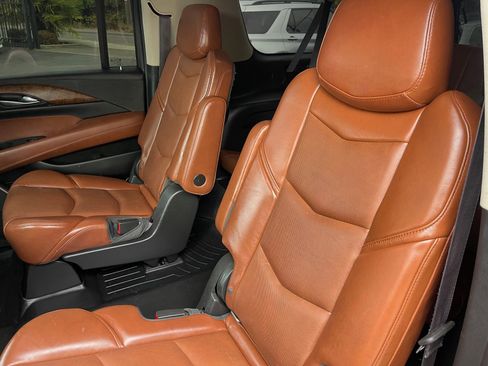 Used 2015 Cadillac Escalade ESV Premium image 20