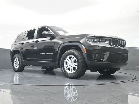 Used 2025 Jeep Grand Cherokee Laredo image 59