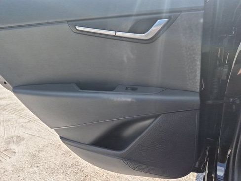 Used 2025 Kia Niro LX FWD image 26