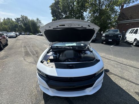 Used 2018 Dodge Charger R/T w/ Blacktop Package image 30