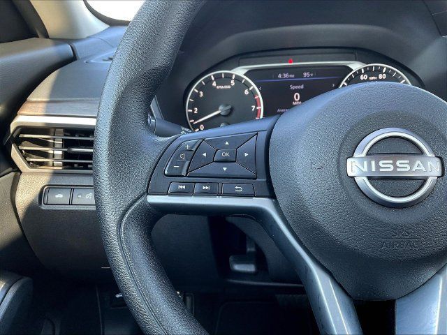 Used 2025 Nissan Altima 2.5 SV FWD image 13