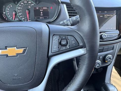 Used 2018 Chevrolet Trax LT w/ LT Convenience Package AWD/4WD image 16