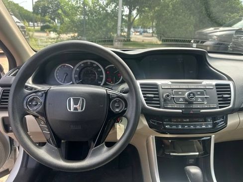 Used 2017 Honda Accord LX image 14