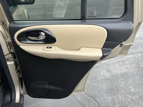 Used 2005 Chevrolet TrailBlazer LS w/ LS Preferred Equipment Group image 25