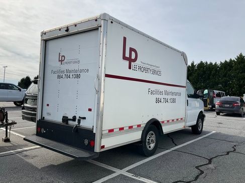 Used 2022 GMC Savana 3500 Work Van w/ Power Convenience Package image 6