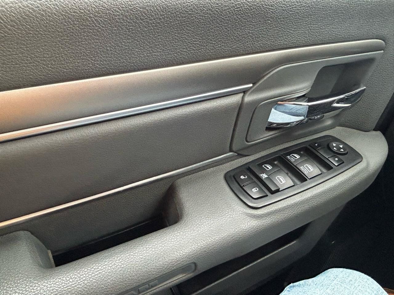 Used 2013 RAM 1500 Classic SLT w/ Big Horn Equipment Group AWD/4WD image 26