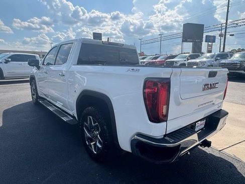 Used 2023 GMC Sierra 1500 SLT AWD/4WD image 3