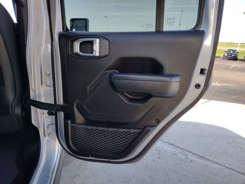 Used 2024 Jeep Wrangler Unlimited Rubicon 4xe w/ Technology Group AWD/4WD image 22