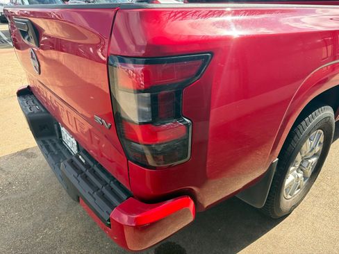 Used 2023 Nissan Frontier SV w/ Technology Package RWD image 4