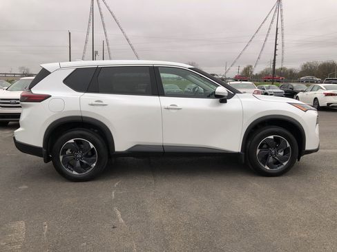 Used 2026 Nissan Rogue SV image 6