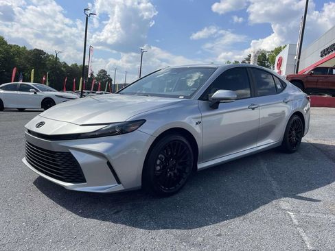 Used 2026 Toyota Camry LE w/ Convenience Package FWD image 5