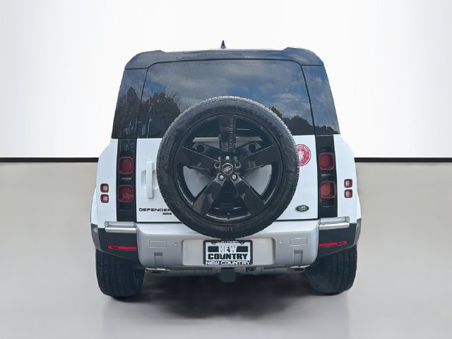 Used 2023 Land Rover Defender 110 SE AWD/4WD image 3
