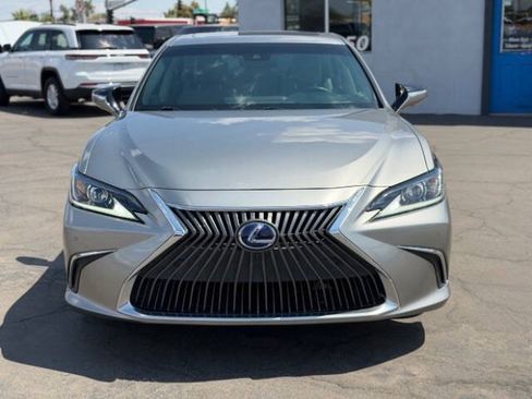 Used 2020 Lexus ES 300h w/ Accessory Package FWD image 8