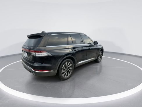 Used 2025 Lincoln Aviator AWD image 8