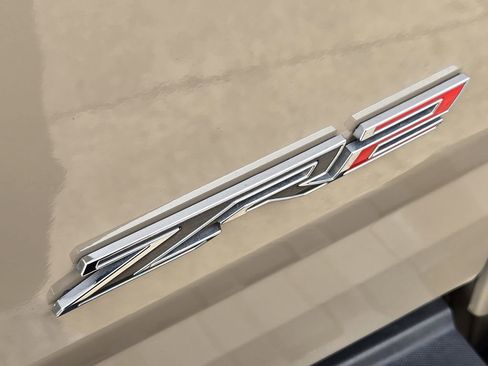 Used 2022 Chevrolet Colorado ZR2 image 12