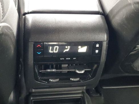 Used 2023 Jeep Grand Cherokee L Laredo image 25