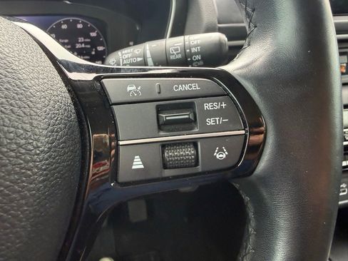 Used 2023 Honda Pilot Elite image 14