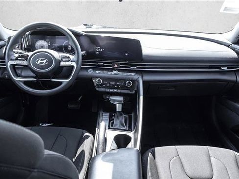 Used 2024 Hyundai Elantra SEL FWD image 19