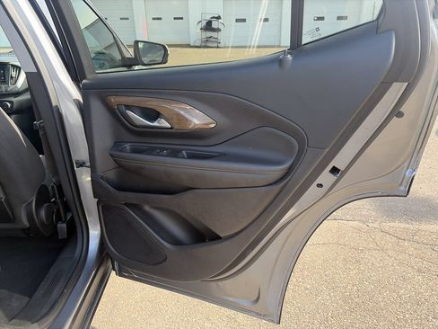 Used 2019 GMC Terrain SLE w/ Driver Convenience Package FWD image 14
