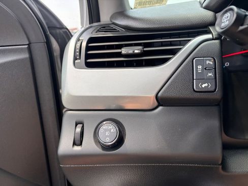 Used 2019 Chevrolet Tahoe LT w/ Luxury Package RWD image 18
