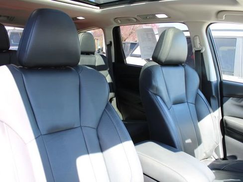 Certified 2023 Subaru Ascent Limited w/ Technology Package image 17