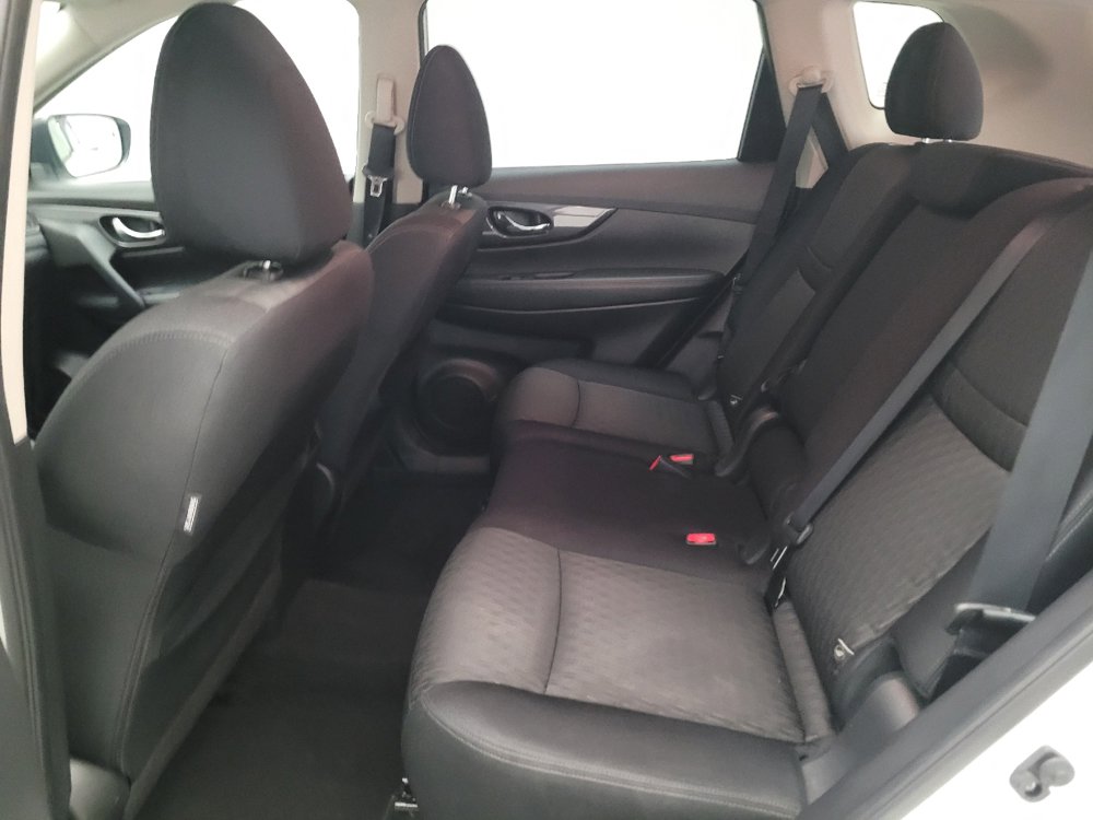 Used 2020 Nissan Rogue SV w/ Premium Package FWD image 18