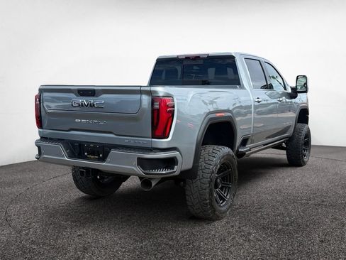 Used 2024 GMC Sierra 2500 Denali Ultimate AWD/4WD image 5