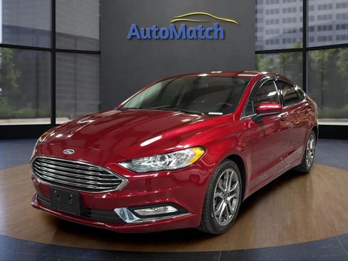 Used 2017 Ford Fusion SE w/ Equipment Group 201A image 4