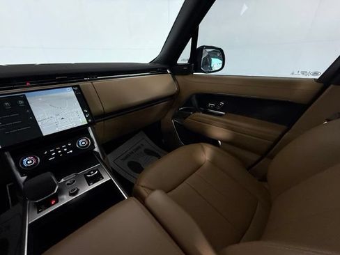 Used 2023 Land Rover Range Rover Long Wheelbase SE AWD/4WD image 39