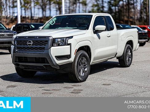 Certified 2025 Nissan Frontier SV RWD image 4
