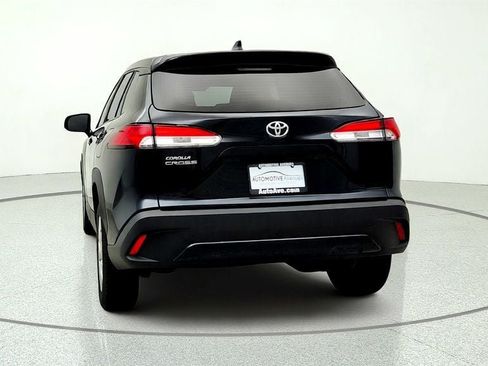Used 2025 Toyota Corolla Cross L FWD image 6