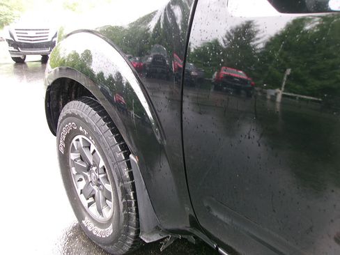 Used 2020 Nissan Frontier PRO-4X w/ Pro-4x Utility Package image 4