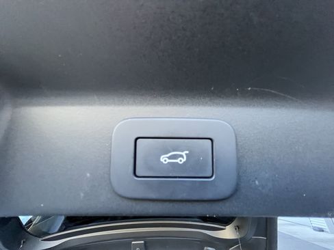 Used 2025 Jaguar F-PACE R-Dynamic S image 37