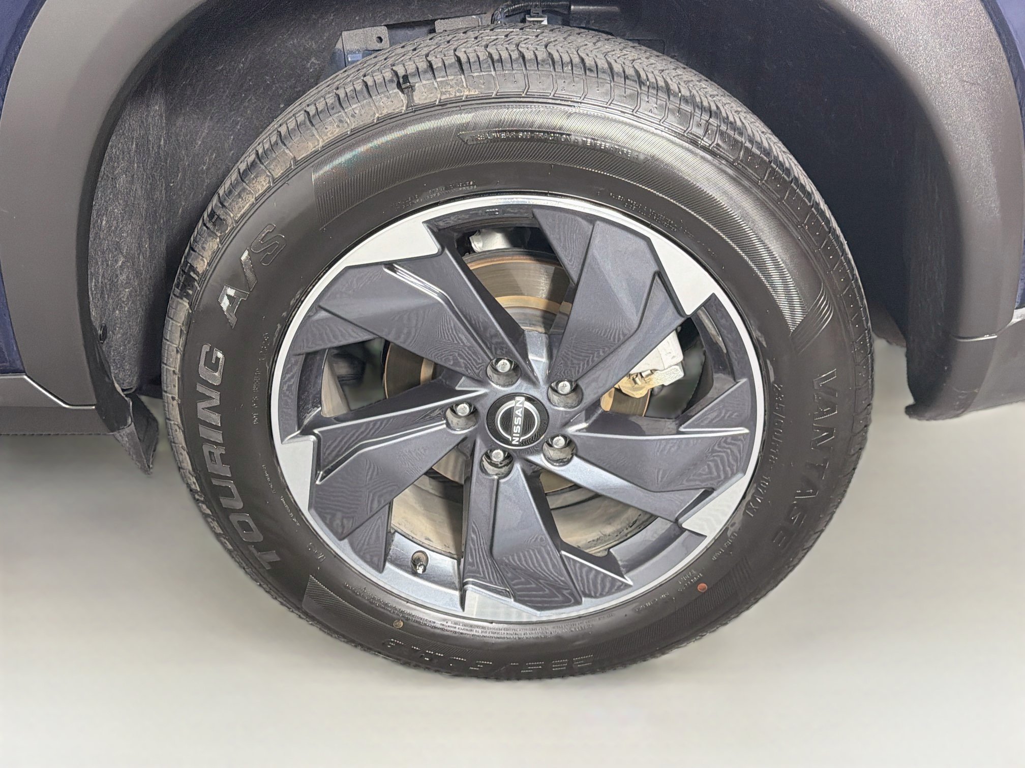 Used 2025 Nissan Rogue SV FWD image 11