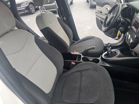 Used 2014 Kia Soul FWD image 13