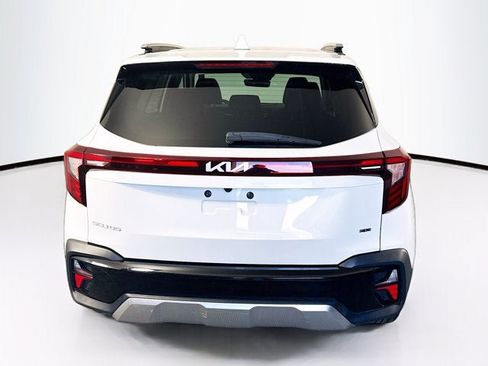 Certified 2024 Kia Seltos EX AWD/4WD image 6
