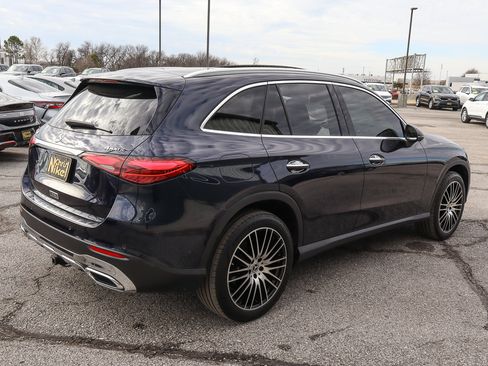 Used 2023 Mercedes-Benz GLC 300 4MATIC image 4
