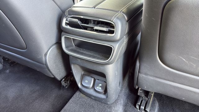 Used 2024 Genesis GV80 2.5T AWD/4WD image 32